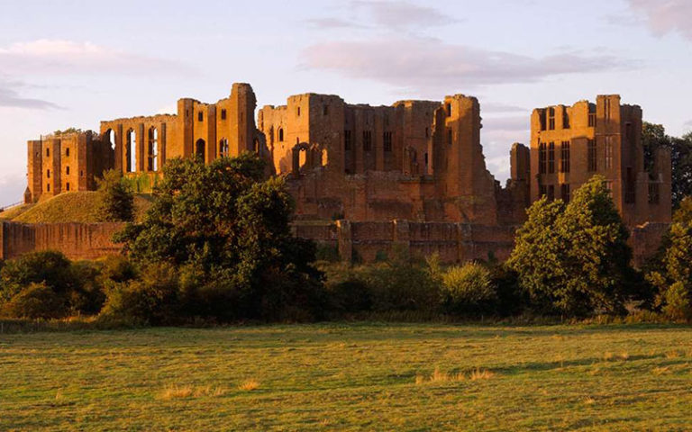 Kenilworth Castle in Warwickshire + Pre-Booking